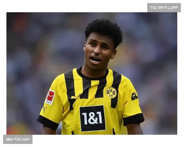 阿德耶米情绪管理再引争议，多特边锋职业生涯面临十字路口