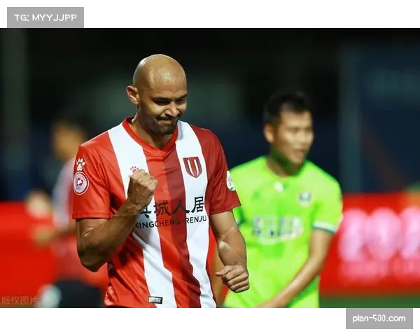 奎因奥内斯适应比赛用球 外援融入周期成关键变量